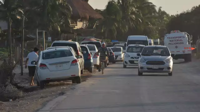 Esta vía, de 9 kilómetros de largo, que abarca desde el Parque Nacional de Tulum hasta el famoso arco maya