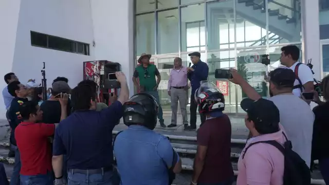 Priistas amaneraron con tomar las instalaciones del PRI en Campeche