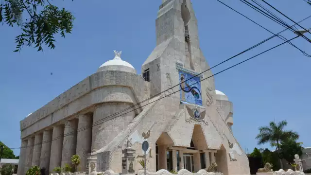 Ante las Asociaciones Religiosas por Entidad Federativa de la Secretaría de Gobernación (SEGOB) se tienen registradas 172 religiones