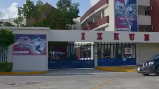 Los padres de familia no deben verse afectados en lo económico por el regreso a clases