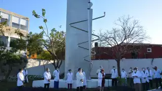 Los médicos afirman que sólo el 5 por ciento de sus colegas está considerado dentro de la lista para ser inmunizados