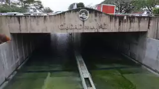 El distribuidor vial, llamado la “Glorieta de la Paz”, fue inaugurado un 9 de octubre del 2011 y dos años después recibió obras de mantenimiento