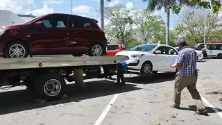 Los vehículos fueron sancionados con más de 30 mil pesos y llevados al retén de la corporación