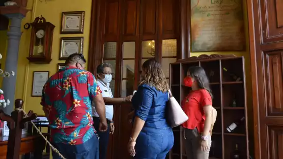 Se pidió a los turistas que acaten las recomendaciones del estado al que van a viajar