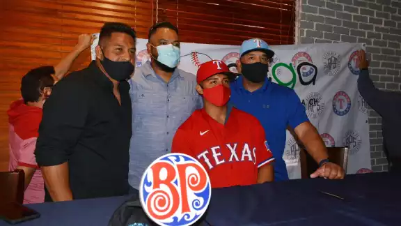 Josué agradeció la oportunidad a los texanos. ( Josué agradeció la oportunidad a los texanos. (