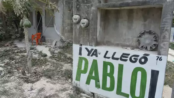 Ciudadanos expresan su indignación ante el uso político de su situación por parte de los candidatos de Cancún