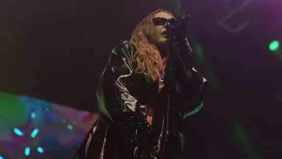 Belinda se hizo presente y puso a bailar y cantar a los asistentes al Carnaval de Mérida Belinda se hizo presente y puso a bailar y cantar a los asistentes al Carnaval de Mérida