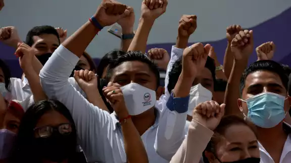 Los candidatos no deben ocultar información