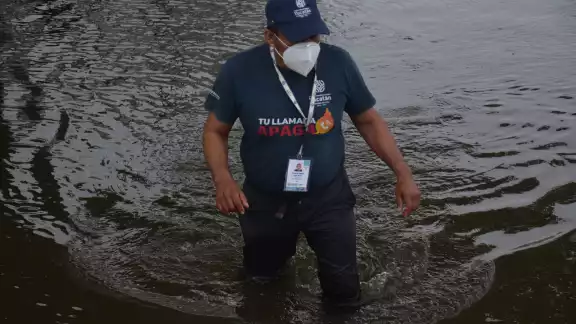 Especialistas advierten que el suelo cárstico de Yucatán es vulnerable a la contaminación y extracción del vital líquido, problemática que se está descontrolando Especialistas advierten que el suelo cárstico de Yucatán es vulnerable a la contaminación y extracción del vital líquido, problemática que se está descontrolando