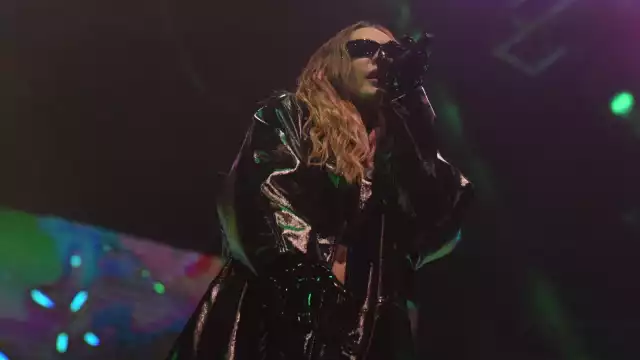 Belinda se hizo presente y puso a bailar y cantar a los asistentes al Carnaval de Mérida