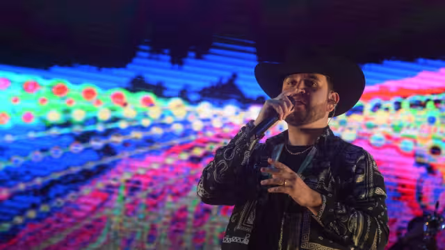 Edén Muñoz enamora a los yucatecos en el Carnaval de Mérida