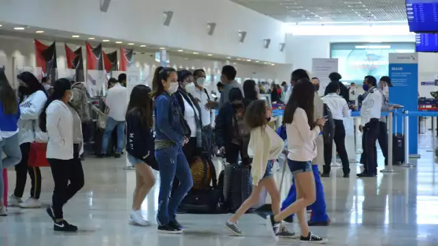 Se cree que las personas que sean detectadas con COVID-19 perderán el vuelo y lo que pagaron por su boleto
