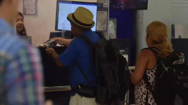 Orlando Cotrinas dijo que, aparte de perder su avión y la reservación de un hotel, los de filtro de vigilancia les quitaron unas lociones