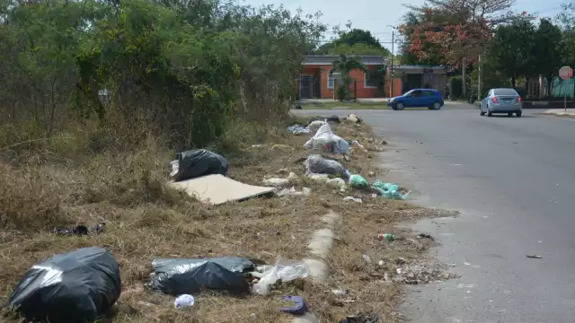El hombre fue detenido por elementos policiales tras huir del lugar