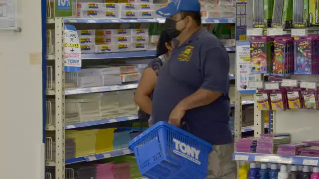 Padres de familia deberán comprar solamente lo indispensable