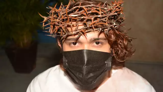 Sandoval comentó que para personificar a Jesús se preparó física, mental y espiritualmente, ya que, para él, representar al hijo de Dios es una bendición