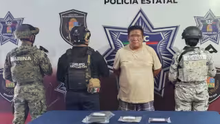 Cae sujeto con 23 dosis de droga en Holbox durante operativo de seguridad