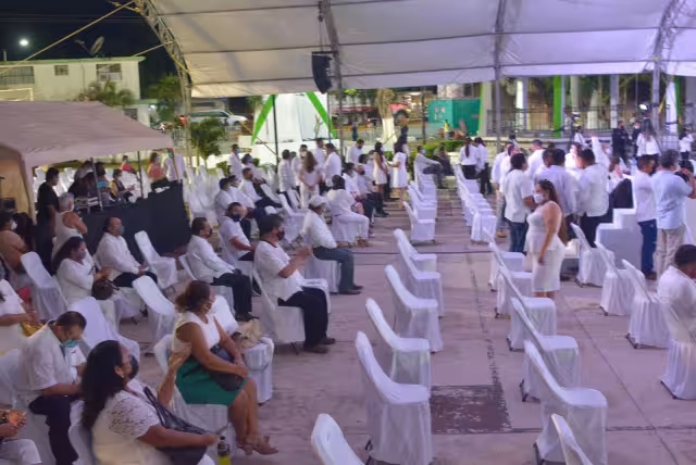 Hasta apenas la madrugada de este jueves, Blanca Merari reapareció para para encabezar el cambio de mando