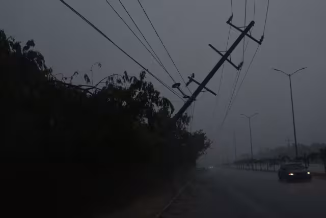 Así luce la carretera Cancún-Playa del Carmen tras el paso del Huracán Grace en Quintana Roo