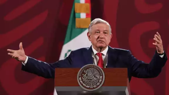 AMLO señaló que si ocurre cualquier delito, no se va a proteger a los involucrados.
AMLO señaló que si ocurre cualquier delito, no se va a proteger a los involucrados.