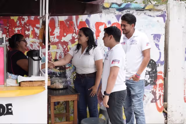 Latifa Martínez Simón fue cuestionada porque durante la administración del priista Abuxapqui fue aliada del tricolor.