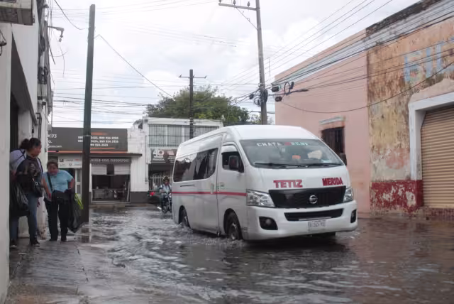 Hay severas inundaciones en calles de Mérida debido a las lluvias