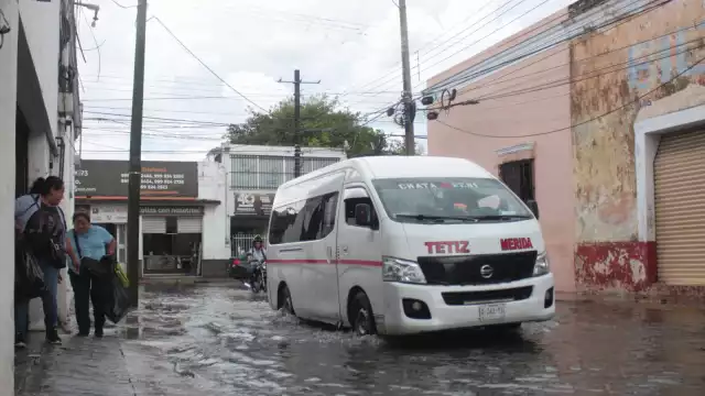 Hay severas inundaciones en calles de Mérida debido a las lluvias