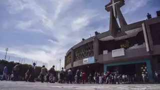 La Basílica de Guadalupe comienza a llenarse poco a poco