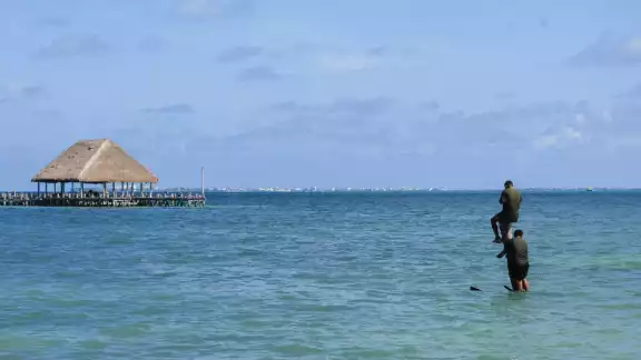 EN 1879 ya se tenía actividad en este lugar, habitado tradicionalmente por pescadores EN 1879 ya se tenía actividad en este lugar, habitado tradicionalmente por pescadores
