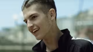 Joven actor de 23 años de edad muere tras accidente en moto