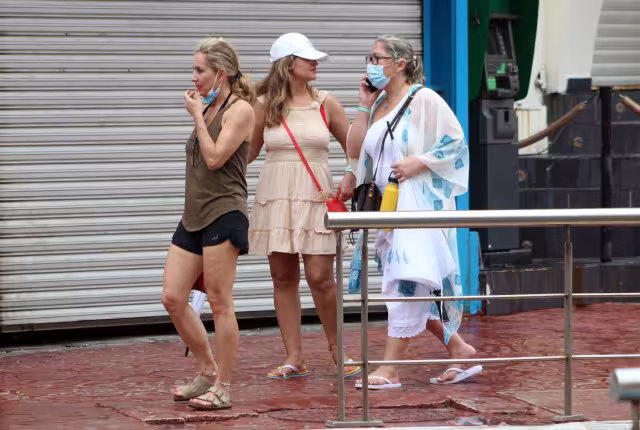 La pandemia por COVID-19 en Quintana Roo se mantiene al alza, por lo que hoteleros exigen no bajar la guardia