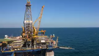 Pemex firma contrato de mil 500 millones de dólares para extracción de gas