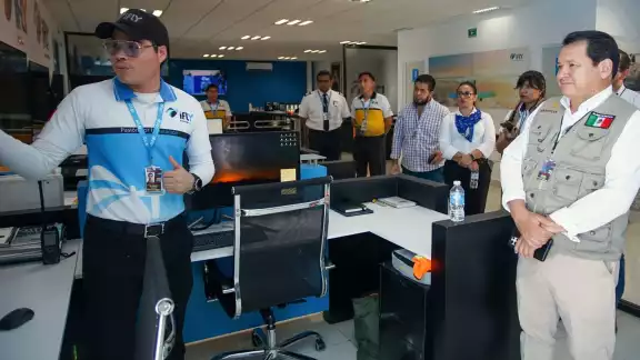 El delegado federal recorrió la escuela de aeronáutica El delegado federal recorrió la escuela de aeronáutica