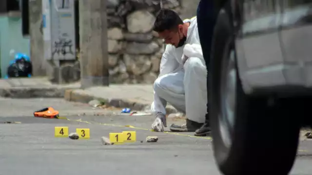 Policías realizaron un operativo de búsqueda para dar con los responsables del ataque armado a una vivienda en Cancún, pero no fueron detenidos