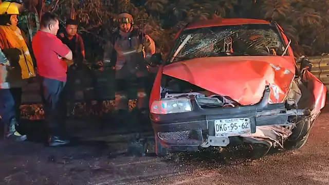 El chofer resultó con lesiones, pero no quiso atención de los paramédicos