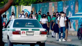 La Secretaría de Educación de Quintana Roo indicó que el empleo del cubrebocas en las escuelas seguirá como requisito para las class presenciales en el Estado