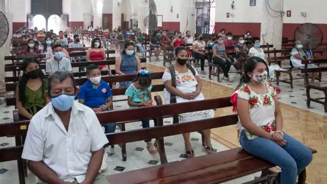 El sacerdote del templo exhortó a la feligresía a identificar de antemano a qué ceremonia dominical le corresponde asistir