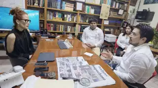 Rogerio Castro Vázquez y Carlos Martínez Velázquez, jurídico y director del Infonavit, respectivamente, platicaron con la Directora de Por Esto!, Alicia Menéndez Figueroa los cambios que ha tenido la dependencia en el actual Gobierno de México