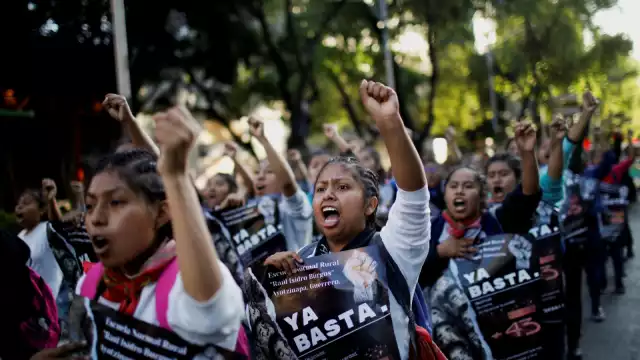 Los padres de los normalistas piden apoyo para encontrar a sus hijos