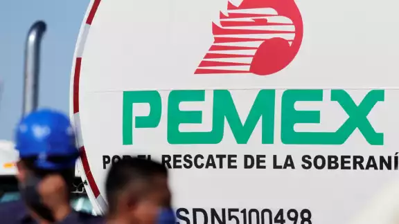 Producción de crudo en México cae a mínimo histórico en julio (Reuters)