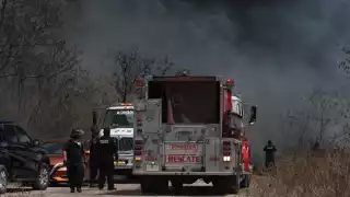 El fuego ha llenado de humo la carretera Mérida-Cancún
