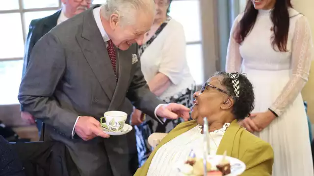 Rey Carlos celebra su cumpleaños número 75