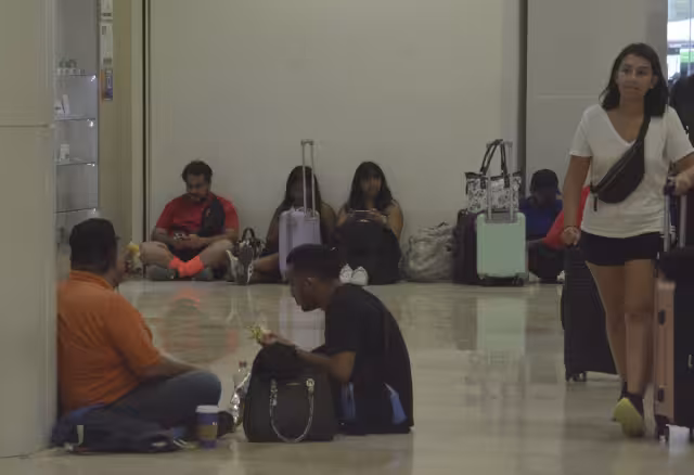 Fueron 17 voluntarios los que no pudieron subir a la aeronave