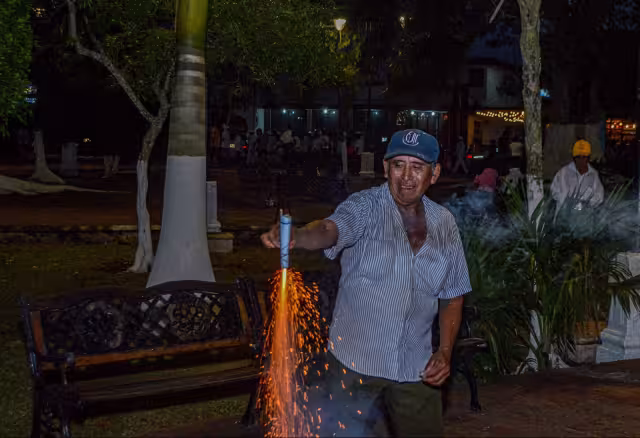 La fabricación de pólvora en Hocabá involucra a toda la familia, desde niños hasta adultos