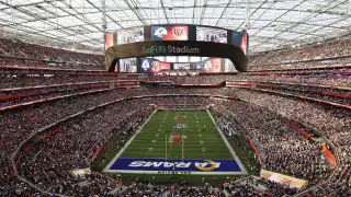 El receptor de Tampa Bay, Russell Gage, fue retirado del campo, tras  una lesión en los playfoff