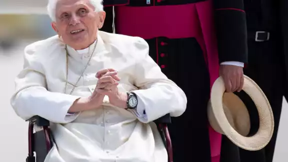Benedicto XVI: Así fue el accidente que sufrió en su primera y única visita a México Benedicto XVI: Así fue el accidente que sufrió en su primera y única visita a México