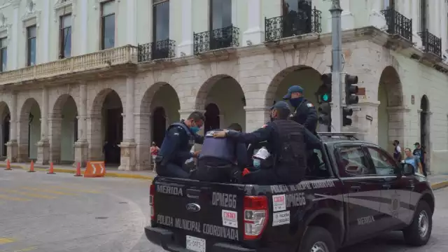 De 13 rubros que analizaron en la encuesta, entre los peor calificados fue el combate a la corrupción, aunque en primer lugar prevalece la inconformidad en el bacheo de calles