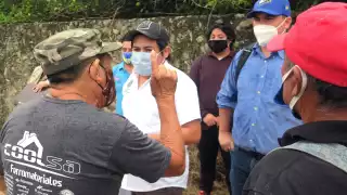 Los ejidatarios encararon al enviado de la Fiscalía del Estado para explicarle que no tiene caso hacer nuevas demarcaciones