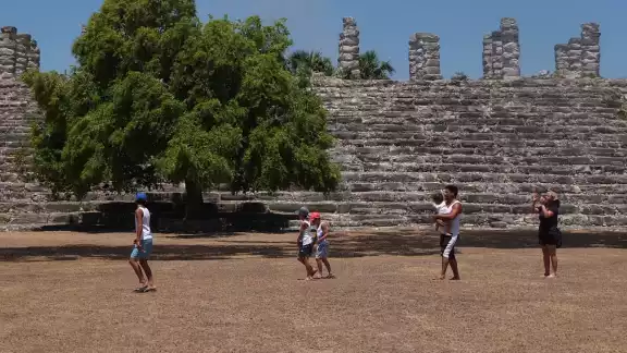 Visitantes ya comenzaron a visitar las ruinas de Aké en Tixkokob Visitantes ya comenzaron a visitar las ruinas de Aké en Tixkokob