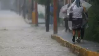 La lluvia podría estar acompañada de descargas eléctricas